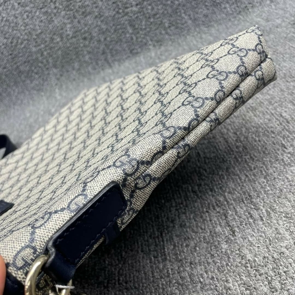 100% Authentic Gucci Leather Messenger Crossbody 450-102024 - Picture 4 of 16